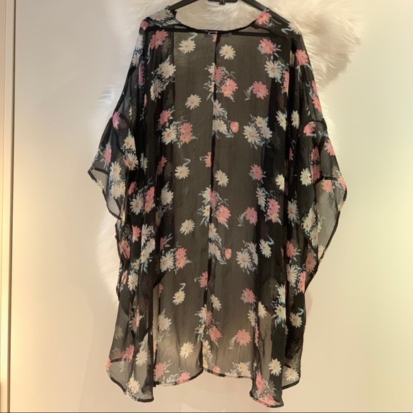 Floral printed tunic by BCBG - Picture 1 of 3